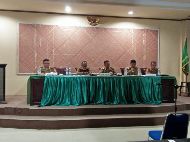 
 Majelis kode etik Saat membacakan hasil putusan.