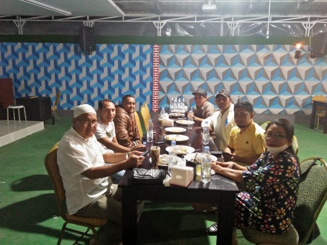 
 Rapat koalisi Partai Pengusung Desain.