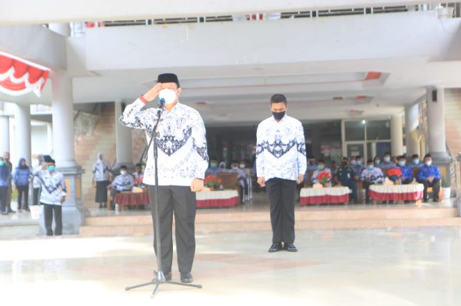 
 Peringati Hari Guru Nasional, Pjs Bupati Halbar Berikan Apresiasi