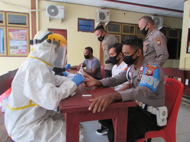 
 Untuk Kesiapan Pengamanan TPS, Polres Halbar Melakukan Rapid Test