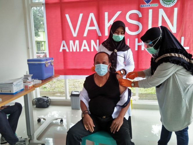 
 Melibatkan 17 Orang Unsur Forkopimda, Pemkab Halbar Gelar Vaksinasi Tahap II