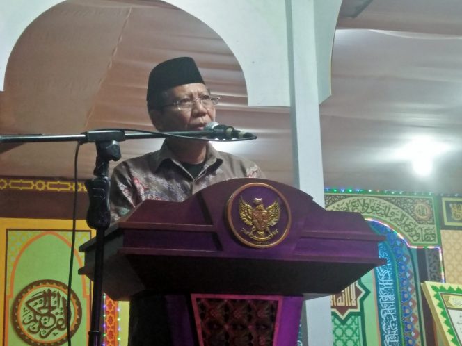 
 Plh Bupati (Syahril) Resmi Menutup STQ Ke-26 Tingkat Halmahera Barat