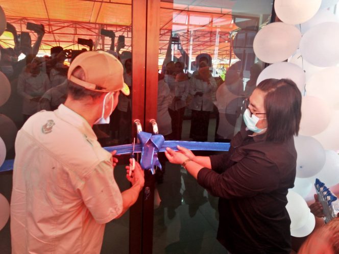 
 Didampingi Kadis Kesehatan, Wakil Bupati Halbar Resmi Dua Puskesmas