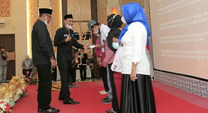 
 Melalui Yayasan, Alumni STEMAN Ternate Gelar Galakan “Jumat Bersedekah”