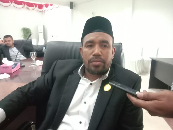 
 Ketua Badan Kehormatan DPRD Haltim: Bupati & Wabup Cepat Atasi Konflik