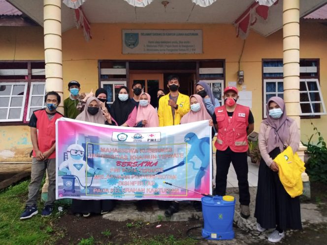 
 Mahasiswa Kubermas Kerjasama Dengan PMI Lakukan Penyemprotan Disinfektan
