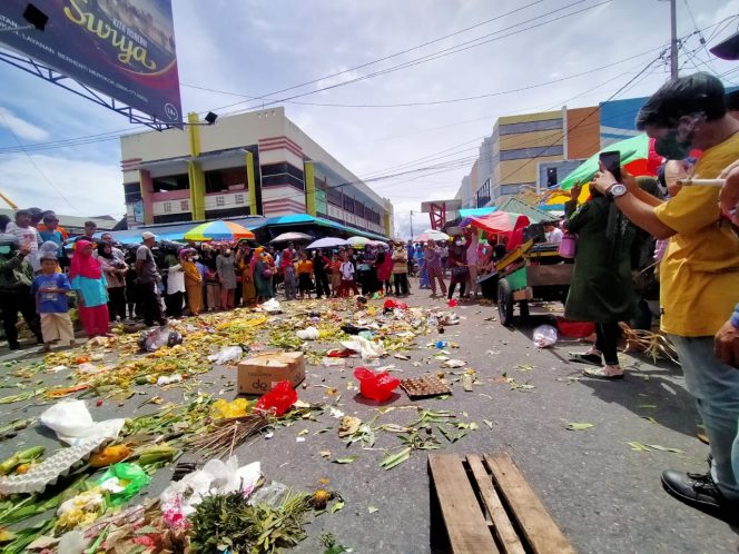 
 Pedagang Barito Depan Pasar Higienis Kecewa Kebijakan Pemkot Ternate