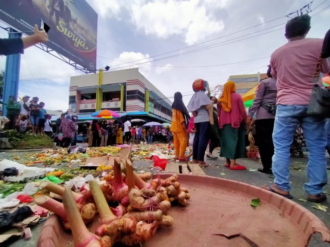 
 Tidak Berlaku Adil, Disperindag Tetap Tarik Retribusi 3 Sampai 6 Lembar Per Hari