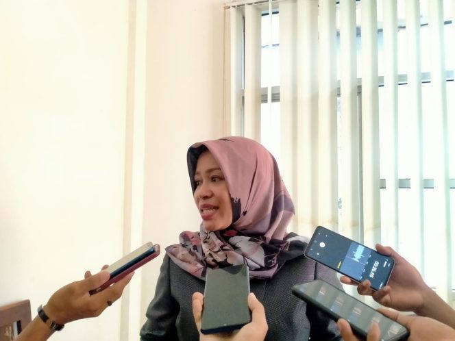 
 Komisi lll DPRD: Ketakutan Masyarakat Untuk Di-vaksin Menjadi Tantangan Pemkot Ternate