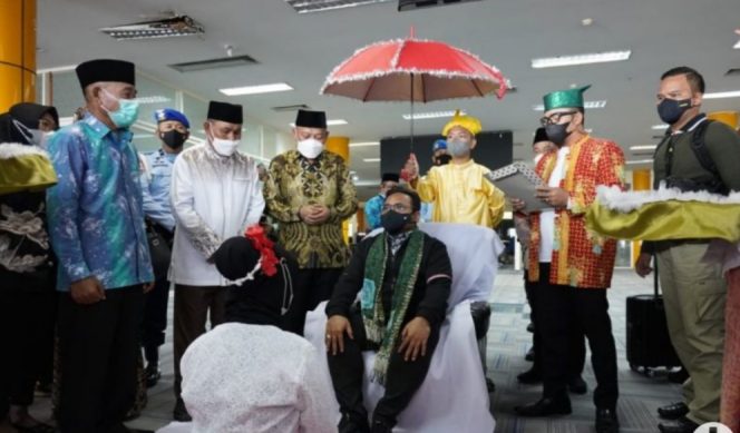 
 STQ Nasional, Menteri Agama Yaqut Cholil Qoumas tiba di Bandara Sultan Babullah