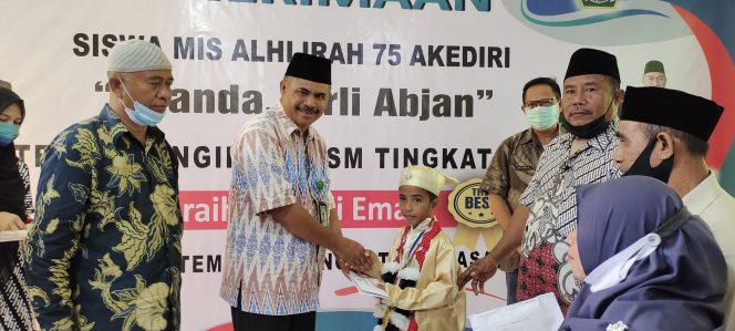 
 Siswa Asal Halbar Raih Medali Emas Di-tingkat Nasional