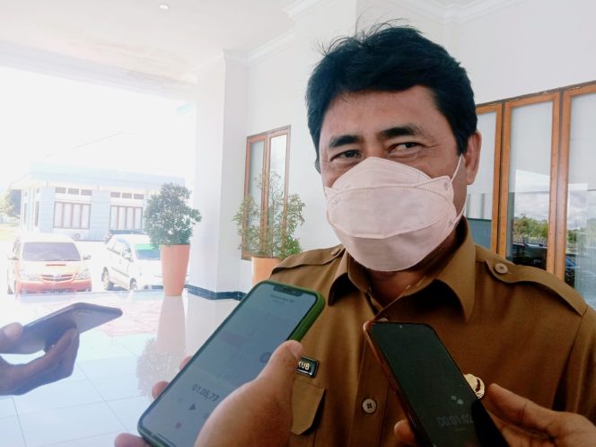 
 Kepemimpinan 1 Tahun, Bupati Haltim Akui Banyak Pekerjaan Belum Diselesaikan