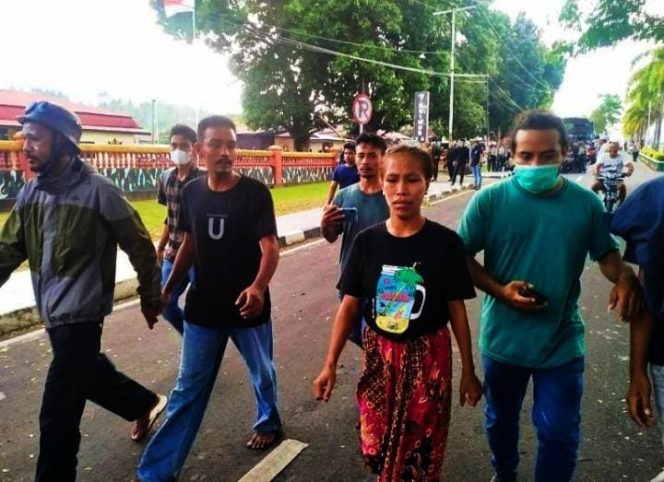 
 Aksi Penolakan BBM Ricuh, Satu Bayi di Larikan ke Rumah Sakit