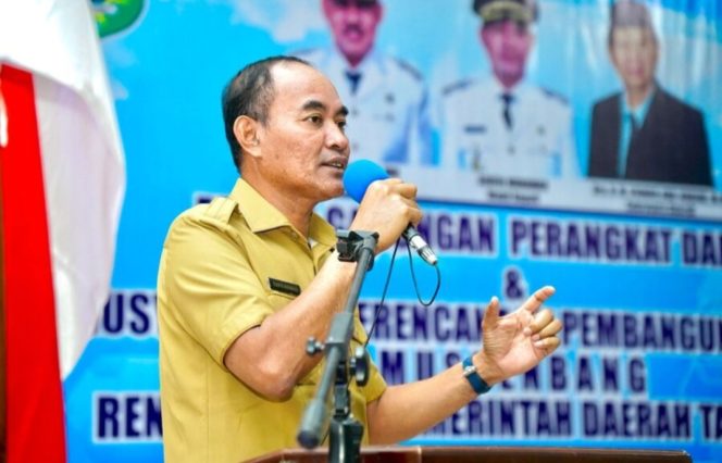 
 Wakil Bupati Jufri Muhamad Menutup Musrenbang & RKPD 2023