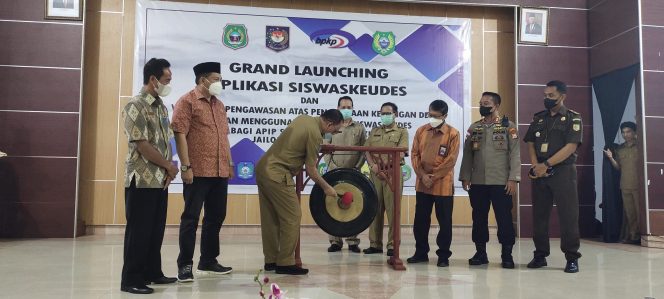 
 Bupati Halbar James Uang Melaunching Grand Aplikasi Siswaskeudes
