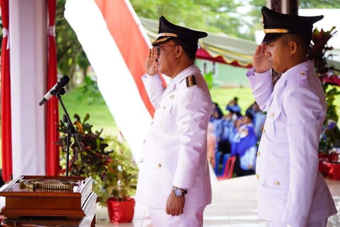 
 Peringati HUT RI ke 77 Tahun, Bupati James Uang Jadi Irup Upacara