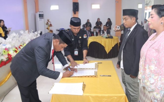 
 Tersebar 9 Kecamatan, Sebanyak 45 Anggota PPK di Halbar Resmi Dilantik
