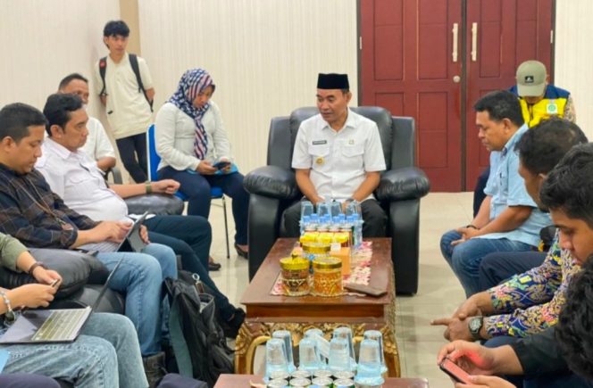 
 Wakil Bupati Halbar Sambut Rombongan Dirjen Air Minum & Sanitasi