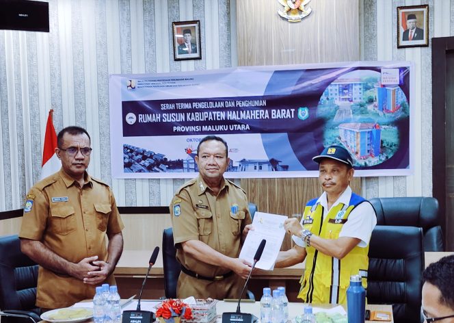 
 Balai Pelaksana Penyediaan Perumahan Resmi Menyerahkan Rumah Susun ke Pemkab Halbar