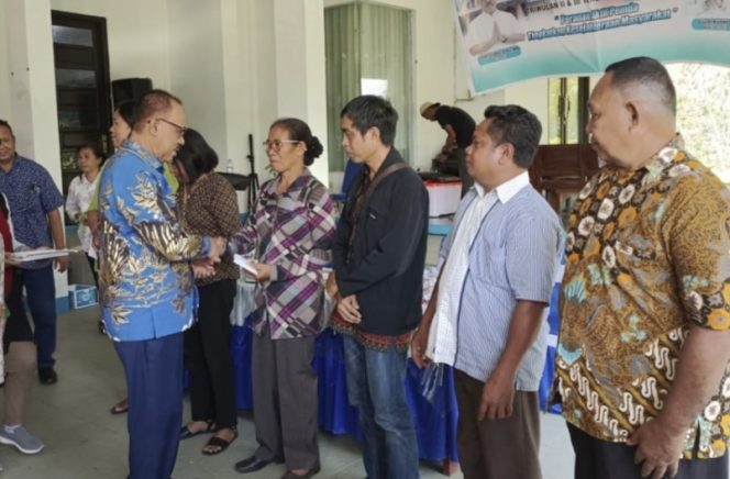 
 Bupati Halbar Kembali Salurkan Insentif Pendeta