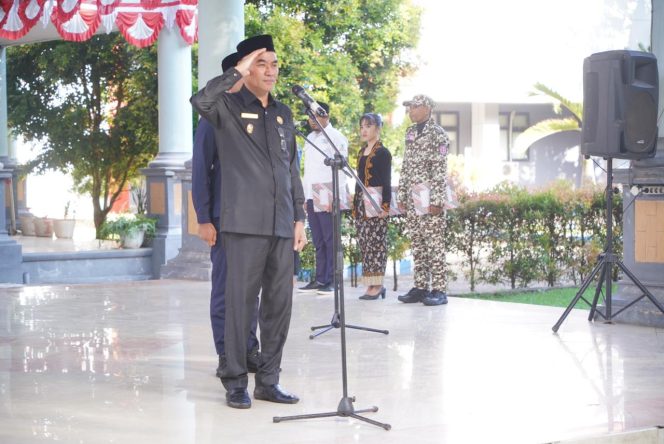
 Wakil Bupati Halbar Pimpin Upacara Peringatan Hari Pahlawan ke-78 Tahun