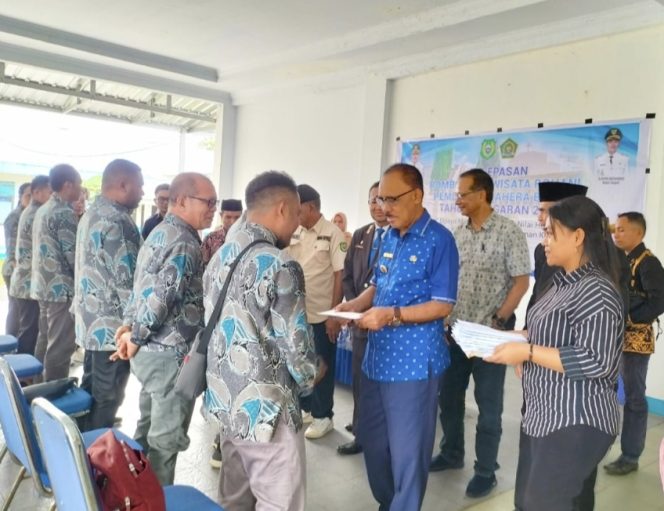 
 Bupati Halbar Melepas Belasan Imam Serta Pendeta ke Tanah Suci & Yerusalem