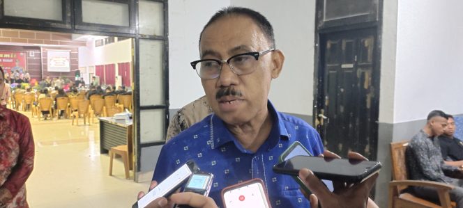 
 Bupati Halbar Resmi Menandatangani SK Pemberhentian Kepala Inspektorat