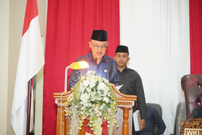 
 Bupati Halbar Sampaikan LKPJ Pada Rapat Paripurna
