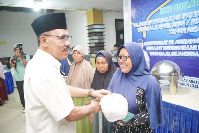 
 Safari Penutupan, Bupati Ingatkan Masyarakat Merajut Kebersamaan Menuju Halbar Religius