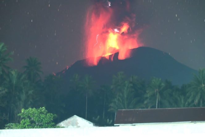 
 Bupati Halbar Imbau Masyarakat Selalu Waspada Pasca Erupsi Gunung Ibu