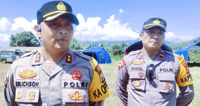 
 Didampingi Kapolsek, Kapolres Halbar Kunjungi Masyarakat Erupsi Gunung Api Ibu