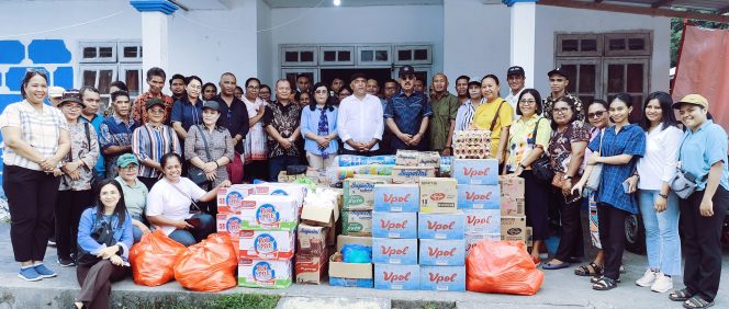 
 Peduli Bencana Erupsi Gunung Ibu, Sinode GMIH Maluku Utara Salurkan Bantuan