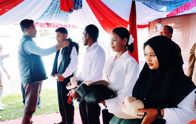 
 KPU Kabupaten Halmahera Barat Melantik Petugas Pemutakhiran Data Pemilih