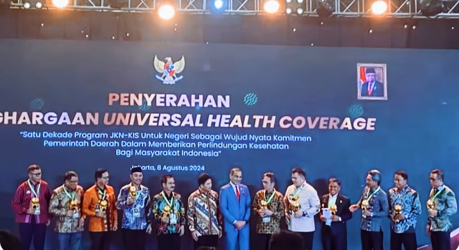 
 Bentuk Apresiasi, Wakil Bupati Halbar Terima Penghargaan UHC Dari Wakil Presiden RI