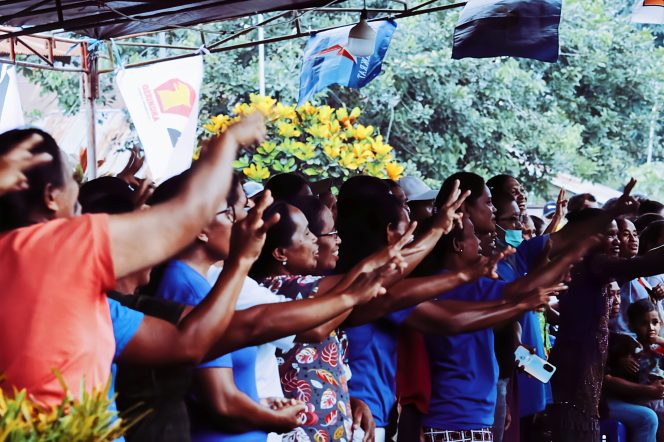 
 Ratusan Masyarakat Ibu Padati Kampanye Paslon JUJUR