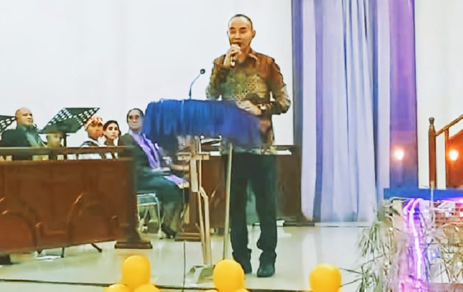 
 Wakil Bupati Halbar Hadiri Natal di Dua Desa