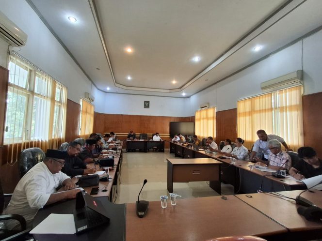 
 RDP Bersama Disperindagkop, DPRD Minta Pasokan Minyak Tanah Harus Merata