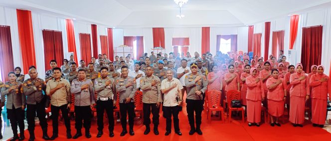 
 Gelar Sharing Komunikasi & Motivasi, Polres Halbar Datangkan Dr. Aqua Dwipayana Sebagai Narasumber