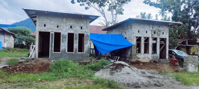 
 Dua bangunan (Humas & SDM) Polres Halmahera Barat yang di kerjakan tak memiliki papan informasi (Papan proyek).