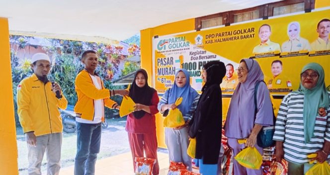
 Peringati HUT ke 61 Tahun, DPD II Partai Golkar Gelar Pasar Murah