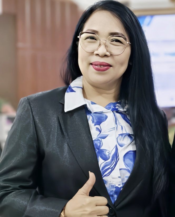 
 Kepala BKAD Halmahera Barat, Sonya Mail.