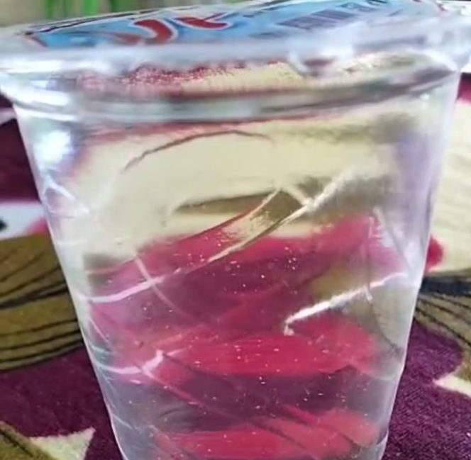 
 Air minum kemasan VPol yang bermasalah (Foto: Istimewa).