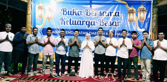 
 Kepala Bapenda Halbar, Chuzaemah Djauhar bersama Pers Liputan Biro Halbar 