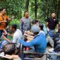 SAR Brimob Polda Maluku Utara melakukan evakuasi pendaki Gunung Dukono