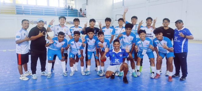
 Tim Futsal Halbar merayakan kemenangan setelah menang dari futsal kota Ternate 