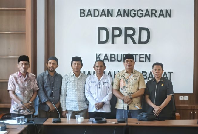
 Rapat Dengar Pendapatan (RDP) Pansus BLUD RSUD Jailolo dengan Direktur RSUD Jailolo, Sefnat Rajabaikole
